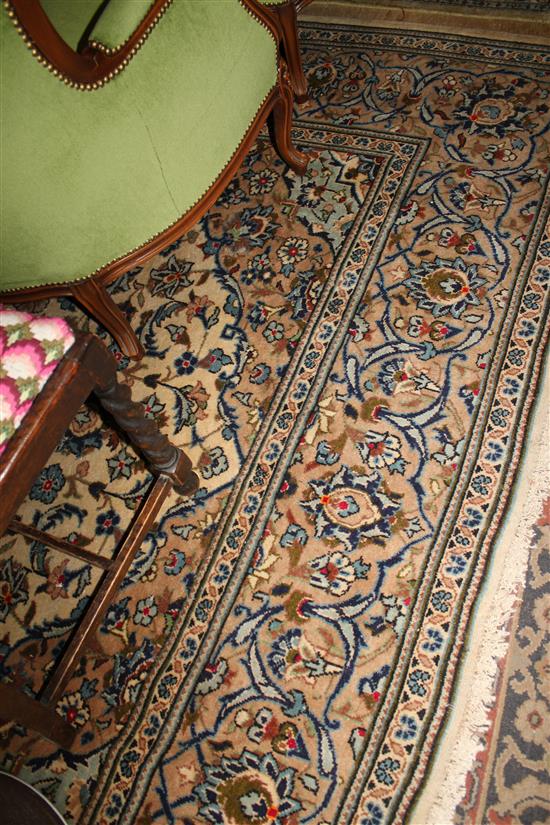 Blue ground Kashan carpet (-)